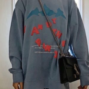 Vandy the Pink mountain over washed crew neck💙